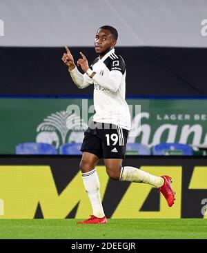 Ademola Lookman di Fulham celebra il primo gol della partita durante la partita della Premier League al King Power Stadium di Leicester. Foto Stock