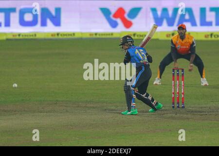 Mushfiqur Rahim, giocatore di cricket Beximco Dhaka in azione durante la Bangabandhu T20 Cup 2020 tra Beximco Dhaka e Gemcon Khulna allo stadio nazionale di cricket Sher e Bangla.Gemcon Khulna ha vinto 37 corse. Foto Stock