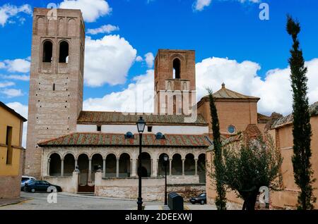 La Chiesa di San Martín, detta anche 'delle Torri Gemelle', era un tempio cristiano costruito tra il XII e il XVIII secolo. Attualmente è un Foto Stock