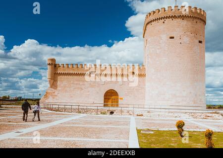 Il Castello di Arévalo, noto anche come Castello di Zúñiga, costruito tra il XII e il XVI secolo. Arévalo, Ávila, Castilla y León, Spagna, Europa Foto Stock