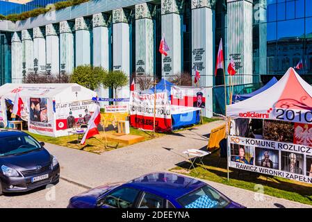 Protesta accanto alla costruzione della Corte Suprema di Polonia. Varsavia, Polonia, Europa Foto Stock