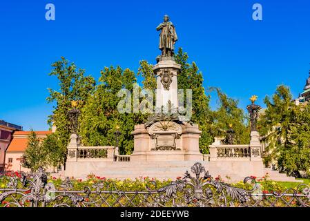 Adam Mickiewicz Monument è un monumento dedicato ad Adam Mickiewicz, poeta polacco. Il monumento neoclassico fu costruito nel 1897–1898 dallo scultore Foto Stock