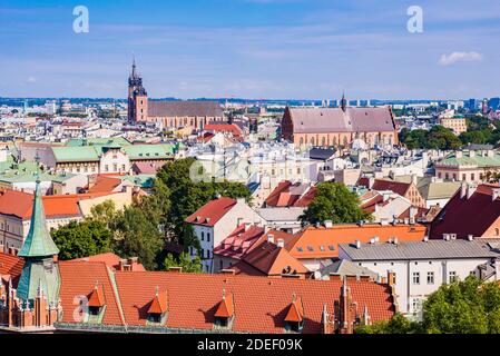 Vista della città vecchia di Cracovia dalla Torre Sigismondo della Cattedrale di Wawel. Cracovia, Contea di Kraków, Malopolskie Voivodato, Polonia, Europa Foto Stock