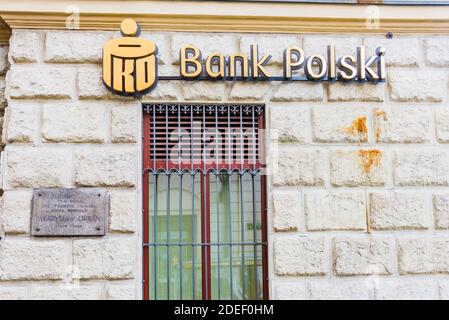 La filiale di PKO Bank Polski è la più grande banca polacca fondata nel 1919. Fornisce servizi a clienti individuali e aziendali. Il core business Foto Stock