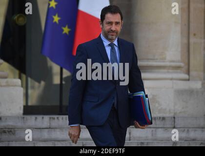 Christophe Castaner lascia il Palazzo Elysee in seguito alla riunione del Gabinetto settimanale francese a Parigi, Francia, il 1 aprile 2019. Foto di Christian Liegi/ABACAPRESS.COM Foto Stock