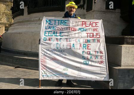 La protesta dei giubbotti il 21° sabato consecutivo a Parigi, Francia, il 6 aprile 2019. Foto di Denis Prezat/Avenir Pictures/ABACAPRESS.COM Foto Stock