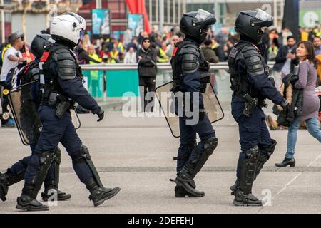 La protesta dei giubbotti il 21° sabato consecutivo a Parigi, Francia, il 6 aprile 2019. Foto di Denis Prezat/Avenir Pictures/ABACAPRESS.COM Foto Stock