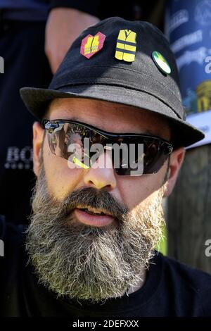 Jerome Rodrigues, una delle figure principali del movimento 'Yellow Vest' (gilet jaune) partecipa a una manifestazione anti-governo, il 20 aprile 2019 a Parigi. Foto di Alfred Yaghobzadeh/ABACAPRESS.COM Foto Stock