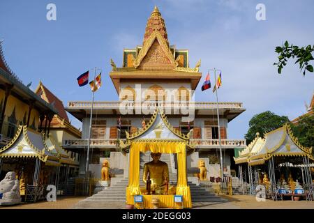 Cambogia Phnom Penh - Monastero di Wat Ounalom foto panoramica principale edificio Foto Stock