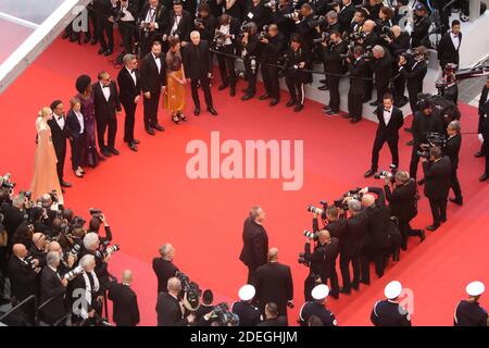 Membro di ury Elle Fanning, indossando gioielli Chopard, presidente della giuria principale del concorso Alejandro Gonzalez Inarritu, membri della giuria Kelly Reichardt, Maimouna N'Diaye, Enki Bilal, Pawel Pawlikowski, Alice Rohrwacher, Yorgos Lanthimos, Robin Campillo durante la cerimonia di apertura del film Dead, la prima del 7° edizione del Festival di Cannes, la prima del film Dead e la prima del 7° edizione del Festival di Diere Il 14 maggio 2019 a Cannes, Francia. Foto di Jerome Domine/ABACAPRESS.COM Foto Stock