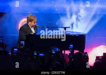 Sir Elton John partecipa al Rocketman Film Party durante il 72° festival di Cannes il 16 maggio 2019 a Cannes, Francia. Foto di Nasser Berzane/ABACAPRESS.COM Foto Stock