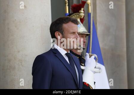 Il Presidente francese Emmanuel Macron saluta il Presidente ucraino al Palais de l'Elysee, Parigi, Francia, il 17 giugno 2019. Foto di Henri Szwarc/ABACAPRESS.COM Foto Stock