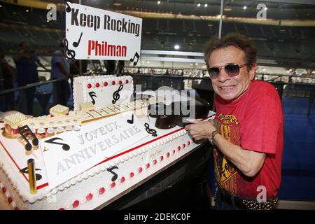 Exclusif - Philippe manovre fete son Anversaire lors du Concert Rockin '1000 au Stade de France a St-Denis, Francia, le 29 juin 2019. Foto di Jerome Domine/ABACAPRESS.COM Foto Stock