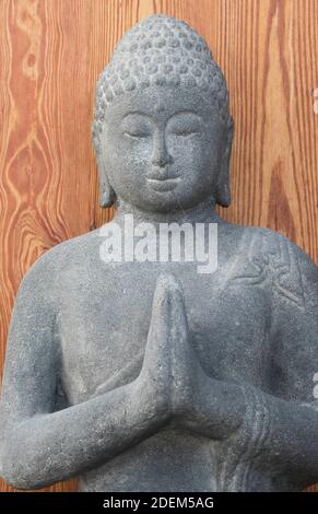 una statua di buddha, fondatore della religione del buddismo Foto Stock