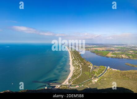 Monte Circeo (Latina, Italia) - la famosa montagna sul Tirreno, in provincia di Latina, molto popolare tra gli escursionisti per il suo bellissimo paesaggio Foto Stock