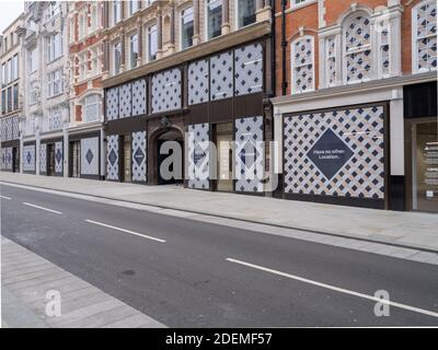 GRAN BRETAGNA / Inghilterra / Londra / molti negozi, rimangono vacanti in New Bond Street. Foto Stock