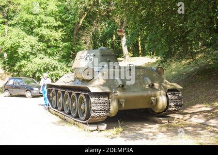 POZNAN, POLONIA - 11 giu 2016: Antica vasca da guerra storica in un museo all'aperto nel parco di Cytadela. Foto Stock