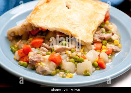 torta al tacchino salato con avanzi natalizi fatti da zero a casa Foto Stock