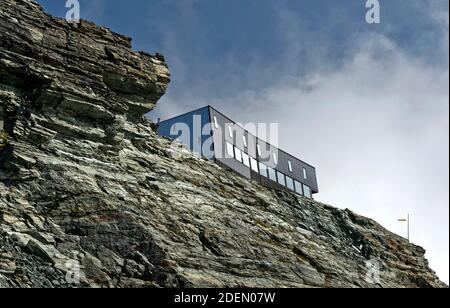 Berghütte Cabane de Tracuit, Zinal, Val d’Anniviers, Wallis, Schweiz / Rifugio Cabane de Tracuit, Zinal, Val d’Anniviers, Vallese, Svizzera Foto Stock