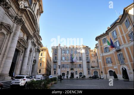 Italia, Roma, Piazza di Sant'Ignazio, chiesa di Sant'Ignazio ed edifici rococò (architetto Filippo Raguzzini) Foto Stock