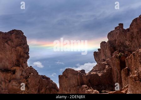 Un doppio arcobaleno concentrico nelle Altopiani andini, Bolivia Foto Stock