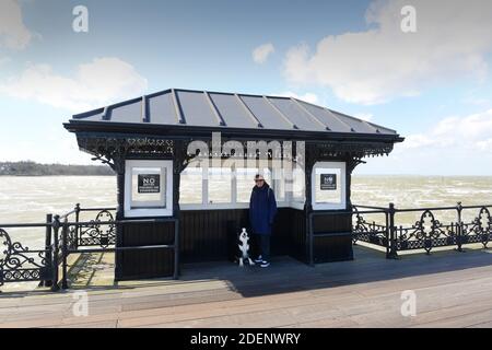 Rifugio sul Ryde Pier Isola di Wight Foto Stock