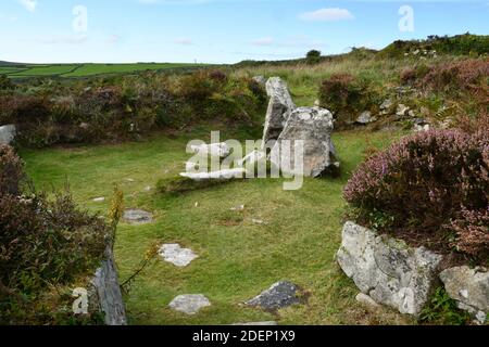 Chysauster. Insediamento Romano-British, occupata dalla media età del Ferro fino alla fine dell'occupazione romana del IV secolo d.c. Il villaggio di pietra-wal Foto Stock