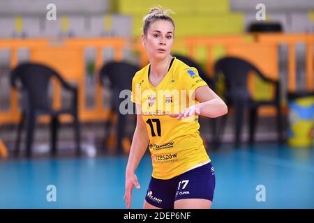 Scandicci, Firenze, Italia. scandicci, firenze, Italia, Palazzetto dello Sport, 01 Dic 2020, Aleksandra Krzos (Developres SkyRes Rzeszow) durante SSC Palmberg Schwerin vs Developres SkyRes Rzeszow - CEV Champions League Women volley match Credit: Lisa Guglielmi/LPS/ZUMA Wire/Alamy Live News 2020 Foto Stock