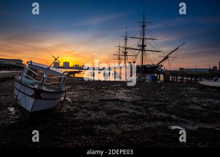 La nave da guerra del 19 ° secolo conservata HMS Warrior a Portsmouth Harbour, Hampshire, Inghilterra, Regno Unito Foto Stock