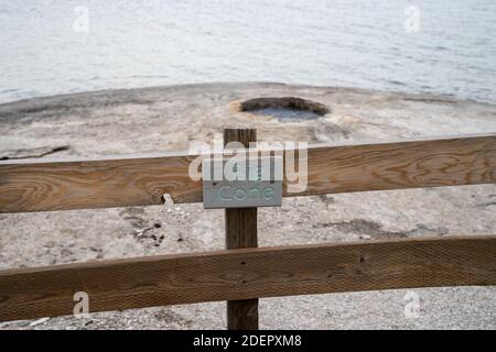 Funzione geotermica Big Cone nel West Thumb Geyser Basin Parco nazionale di Yellowstone Foto Stock