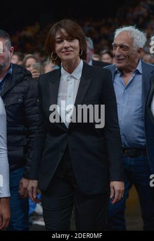 Monica Bellucci partecipa alla proiezione speciale del film Asterix Mission Cleopatre durante il 11° Festival di Lione Lumiere presso Halle Tony Garnier a Lione, Francia, il 17 ottobre 2019. Foto di Julien Reynaud/APS-Medias/ABACAPRESS.COM Foto Stock