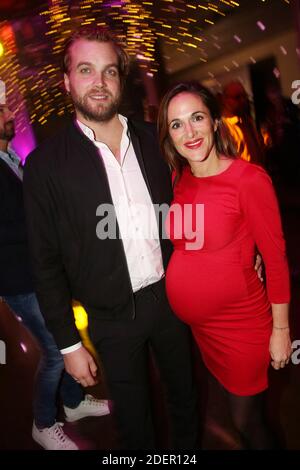 Victoria Bedos et son compagnon Romuald Battesti lors de l'After Party de 'la Belle Epoque', au Club Haussmann organisé par five Eyes Prod a Paris, France, le 17 ottobre 2019. Foto di Jerome Domine/ABACAPRESS.COM Foto Stock