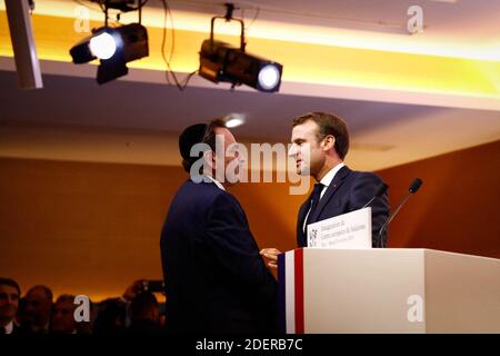 Il capo francese Rabbi Haim Korsia, il presidente francese Emmanuel Macron durante l'inaugurazione ufficiale del Centro europeo per l'ebraismo (Centre Europeen Du Judaisme) a Parigi, Francia, il 29 ottobre 2019. Foto di Hamilton/Pool/ABACAPRESS.COM Foto Stock