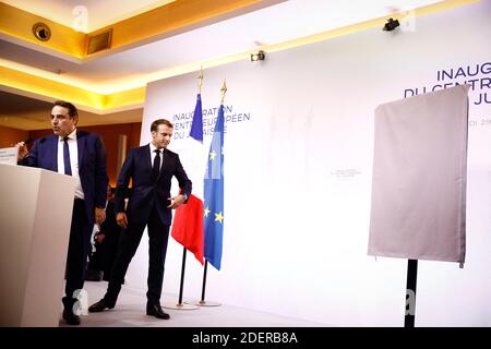 Il capo francese Rabbi Haim Korsia, il presidente francese Emmanuel Macron durante l'inaugurazione ufficiale del Centro europeo per l'ebraismo (Centre Europeen Du Judaisme) a Parigi, Francia, il 29 ottobre 2019. Foto di Hamilton/Pool/ABACAPRESS.COM Foto Stock