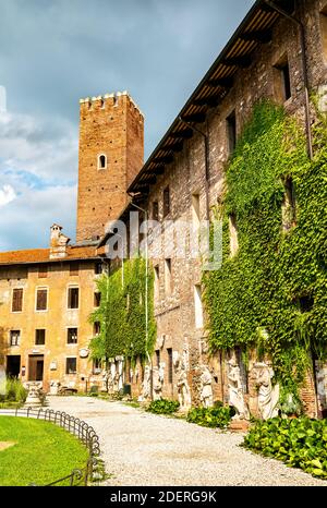 Cortile del Teatro Olimpico di Vicenza Foto Stock