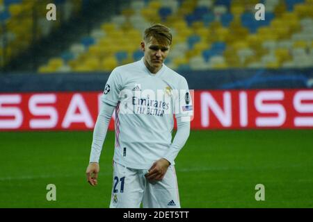 Kiev, Ucraina. 01 dicembre 2020. KIEV, UCRAINA - DICEMBRE 01: Martin Odegaard del Real Madrid durante la partita di calcio del Gruppo B della UEFA Champions League tra Shakhtar Donetsk e Real Madrid (Foto di Aleksandr Gusev/Pacific Press) Credit: Pacific Press Media Production Corp./Alamy Live News Foto Stock