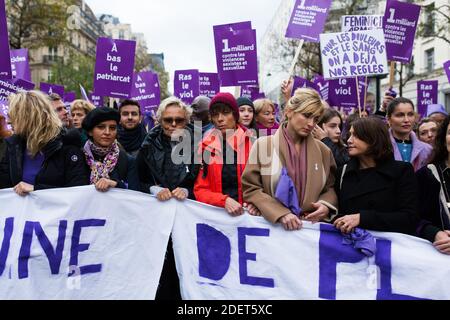 L'ex ministro francese dell'Istruzione Najat Vallaud-Belkacem, Julie Gayet, Muriel Robin, attrice francese Anne le NEN, partecipa a una protesta per condannare la violenza contro le donne con l'attrice francese Alexandra Lamy e la senatrice francese e l'ex ministro Laurence Rossignol, il 23 novembre 2019, a Parigi. Foto di Raphael Lafargue/ABACAPRESS.COM Foto Stock