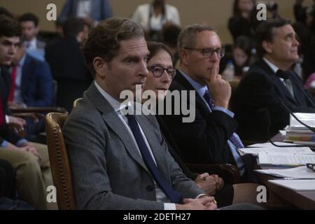 Gli esperti di diritto costituzionale Noah Feldman, dell'Università di Harvard, Pamela Karlan, dell'Università di Stanford, Michael Gerhardt, dell'Università della Carolina del Nord, E Jonathan Turley della George Washington University Law School, testimoniano di fronte al Comitato della Camera degli Stati Uniti sulla magistratura di Capitol Hill a Washington, DC, USA mercoledì 4 dicembre 2019. Foto di Stefani Reynolds/CNP/ABACAPRESS.COM Foto Stock