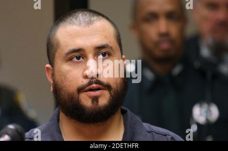 NO FILM, NO VIDEO, NO TV, NO DOCUMENTARIO - file Photo - George Zimmerman, lo sparatutto assolto nella morte di Trayvon Martin, risponde alle domande di un giudice del circuito di Seminole, martedì 19 novembre 2013, a Sanford, Fla. Durante un'audizione di prima apparizione su accuse tra cui aggravanti assalto derivante da una lotta con la sua fidanzata. George Zimmerman è stato assolto nel fatale sparo del 2012 di Trayvon Martin, ma secondo una causa depositata mercoledì 4 dicembre 2019 in Florida, crede che ci sia stata una cospirazione per incorniciarlo e vuole 100 milioni di dollari in danni. Foto di Joe Burbank/Orlando inviata Foto Stock