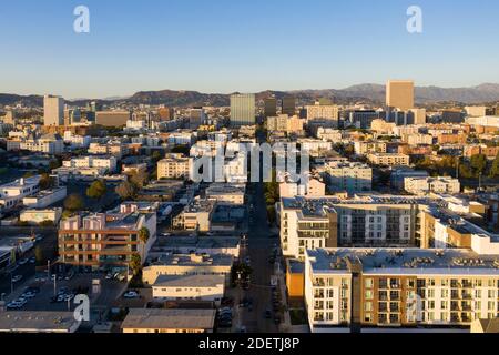 Vista aerea di Koreatown guardando a nord attraverso Los Angeles Foto Stock