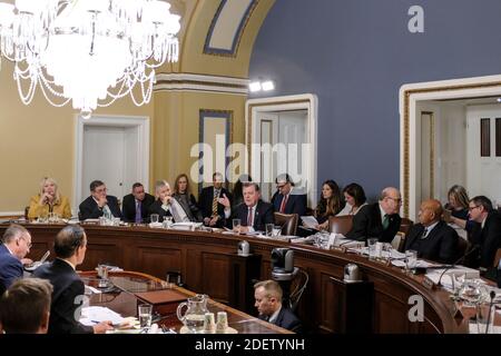 La commissione parlamentare discute H. Res. 755 impedire il presidente degli Stati Uniti Donald Trump per alti crimini e misdemeanori a Capitol Hill, a Washington, DC, USA il 17 dicembre 2019. Foto di Alex Wroblewski/CNP/ABACAPRESS.COM Foto Stock