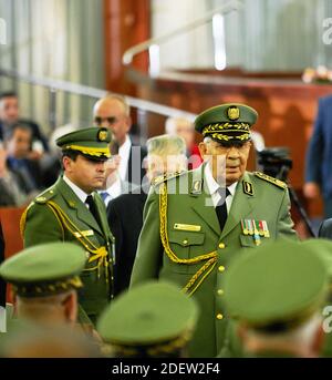 File foto del capo delle forze armate il tenente generale Ahmed GAID Salah durante la cerimonia di giuramento del presidente algerino Abdelmajid Tebboune ad Algeri, Algeria, il 19 dicembre 2019. La radio del governo algerino dice che GAID Salah è morto lunedì mattina nell'ospedale militare di Algeri dopo un attacco di cuore. Secondo i media algerini, il GAID Salah aveva 79 anni. Salah è stato visto come il principale mediatore di potere in Algeria, soprattutto da quando un movimento a favore della democrazia, con il suo sostegno, ha spinto fuori il lungo tempo ex presidente Abdelaziz Bouteflika nel mese di aprile. Foto di Louiza Ammi/ABACAPRESS.COM Foto Stock