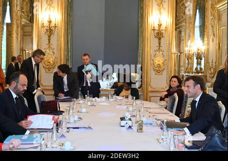 Conseil des Ministres Edouard Phhilippe Charles HufnagelAlexis Kohler (secretaire General de l'Elysee) Zelia Cesarion Sibeth N Daye Porte parole Thomas Fatome dir CAB adjoint Preparation du point de presse hebdomadaire - une semaine avec le Premier ministre Edouard Philippe - Parigi, Francia. Foto Elodie Gregoire/ABACAPRESS.COM Foto Stock