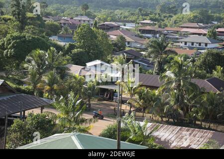 CACAO, GUYANA FRANCESE - 13 NOVEMBRE: La vita quotidiana dei rifugiati hmong il 13 novembre 2019 a cacao, Guyana francese. Gli Hmong sono un popolo del Sud-est asiatico delle montagne che sono stati perseguitati per 40 anni dai gouvernements del Laos e del Vietnam. Fu la guerra del Vietnam a rompere il loro isolamento. Dopo aver combattuto per la loro libertà con l'esercito francese nel 1950 e americano nel 1970 molti Hmong sono oggi rifugiati in Guyana francese e negli Stati Uniti.(Photo by Patrick Aventurier/ABACAPRESS.COM) Foto Stock