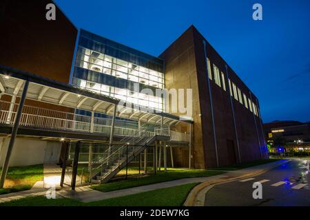 9 settembre 2020. Un nuovo edificio presso l'Università della Florida centrale si trova senza occupazione durante la pandemia COVID-19. Foto Stock
