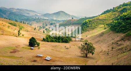 Paesaggio montuoso in campagna vicino Hsipaw, Myanmar Foto Stock