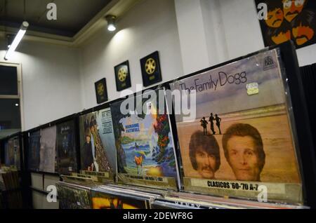 Discoteche Babel, uno dei pochi negozi di dischi in vinile rimasti a Madrid Foto Stock