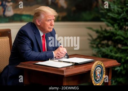 WASHINGTON DC, USA - 26 novembre 2020 - il presidente Donald J. Trump parla con il personale militare giovedì 26 novembre 2020, durante un Ringravino Foto Stock