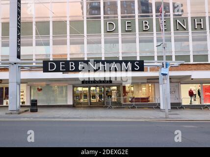 2 dicembre 2020 - Harrow, UK: Facciata di Debenhams il Mercoledì selvaggio Foto Stock