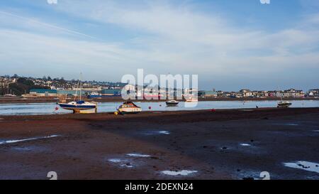 Lunga esposizione di barche in bassa marea, il salato, Shaldon, Teignmouth, Devon, Inghilterra, Europa Foto Stock